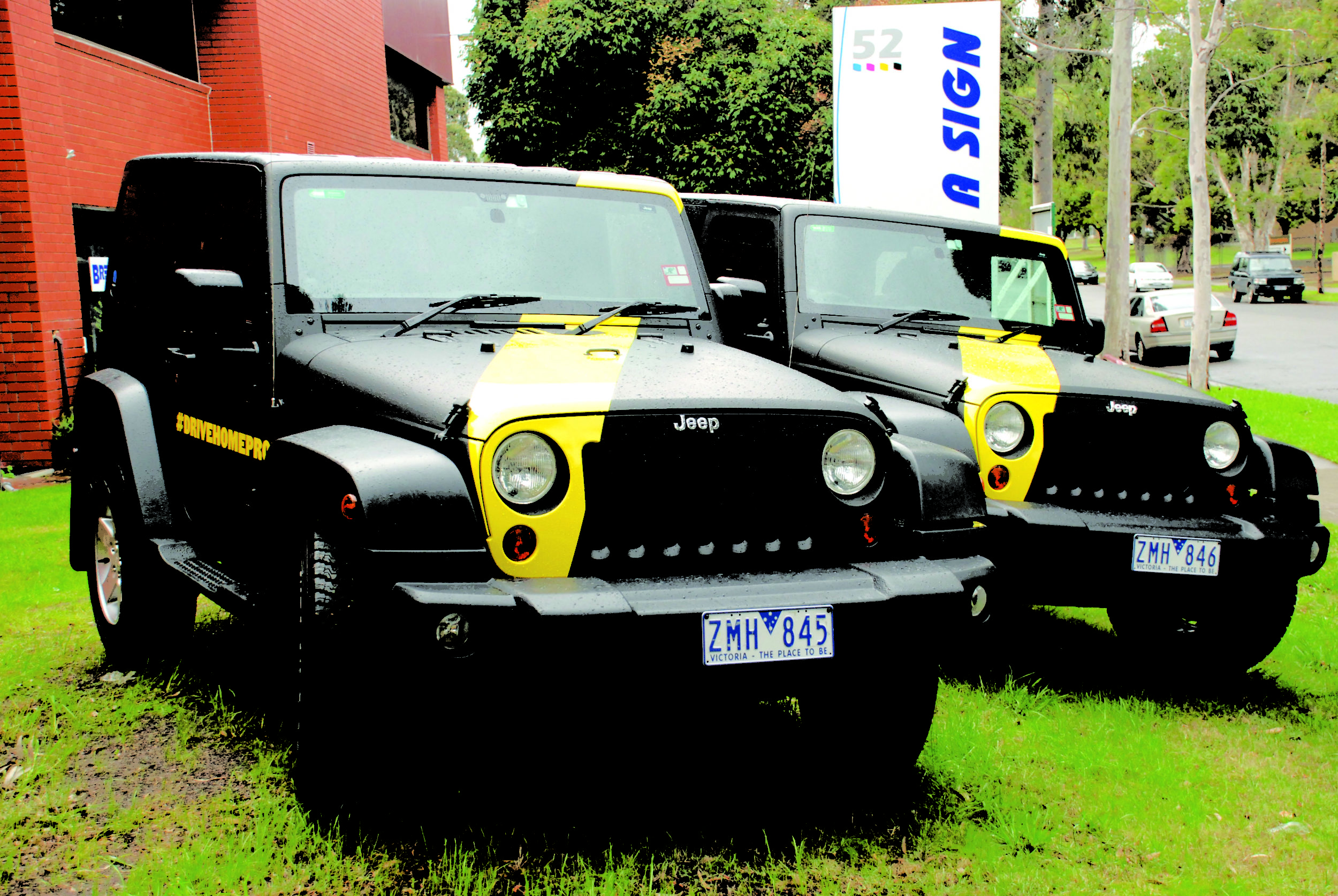 jeep car wraps tigers football club